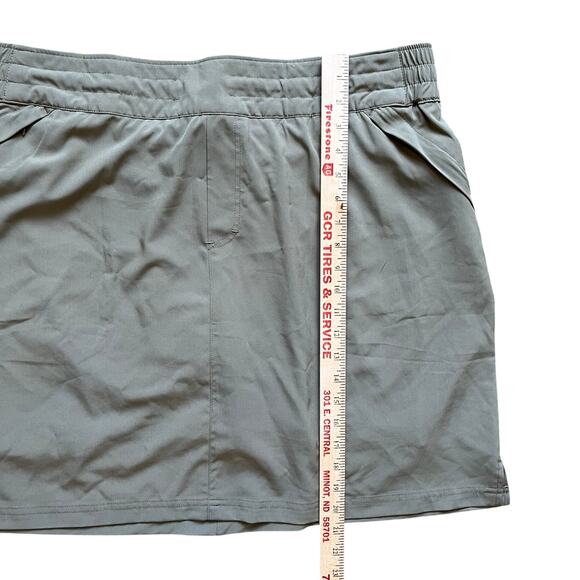 Sahalie Skort Size 1X Olive Green Shorts Inside Activewear Athleisure Knit Plus - Picture 9 of 11
